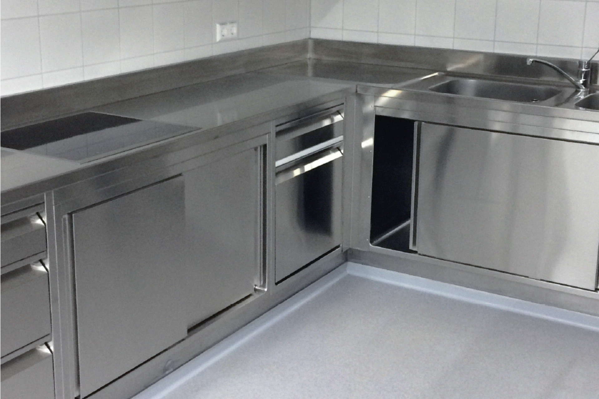 Tecnosteel Edelstahlmöbel